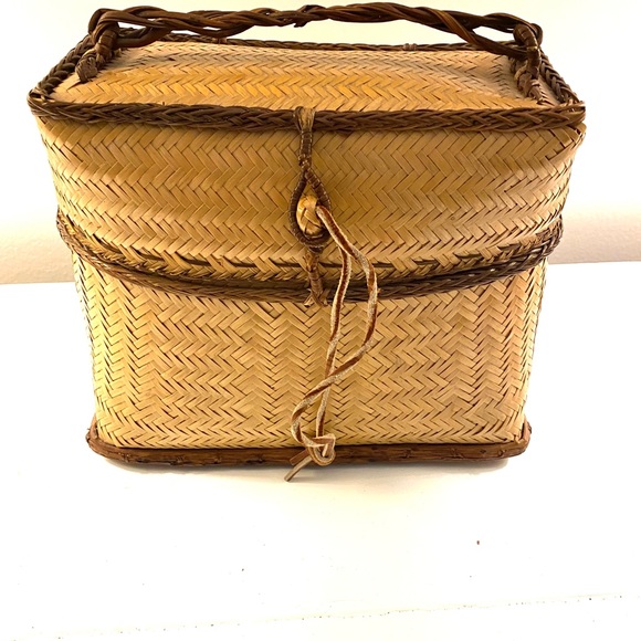 Vintage Basket Unique Tote - Picture 1 of 8